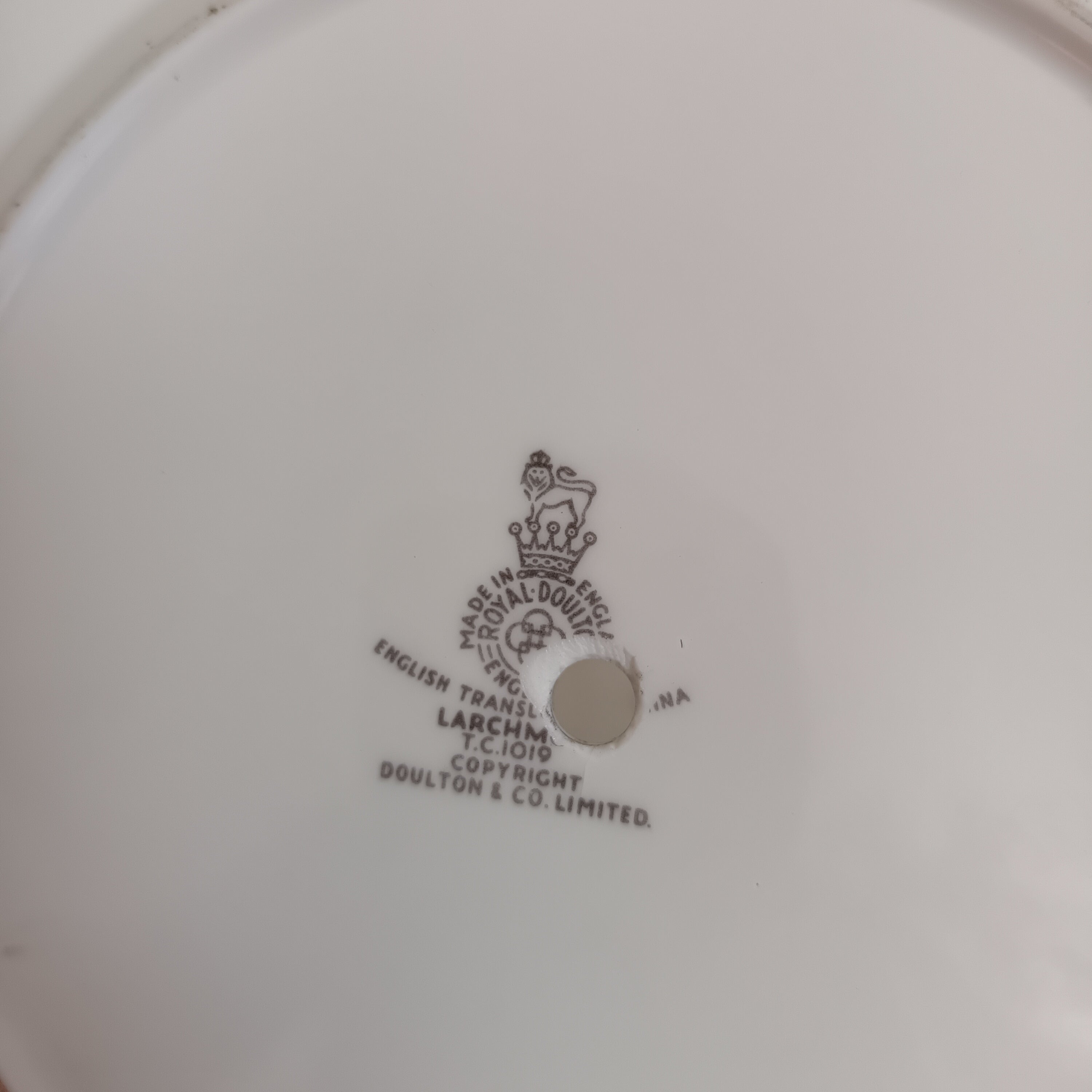 Vintage Royal Doulton "Larchmont" 2-tier cake stand