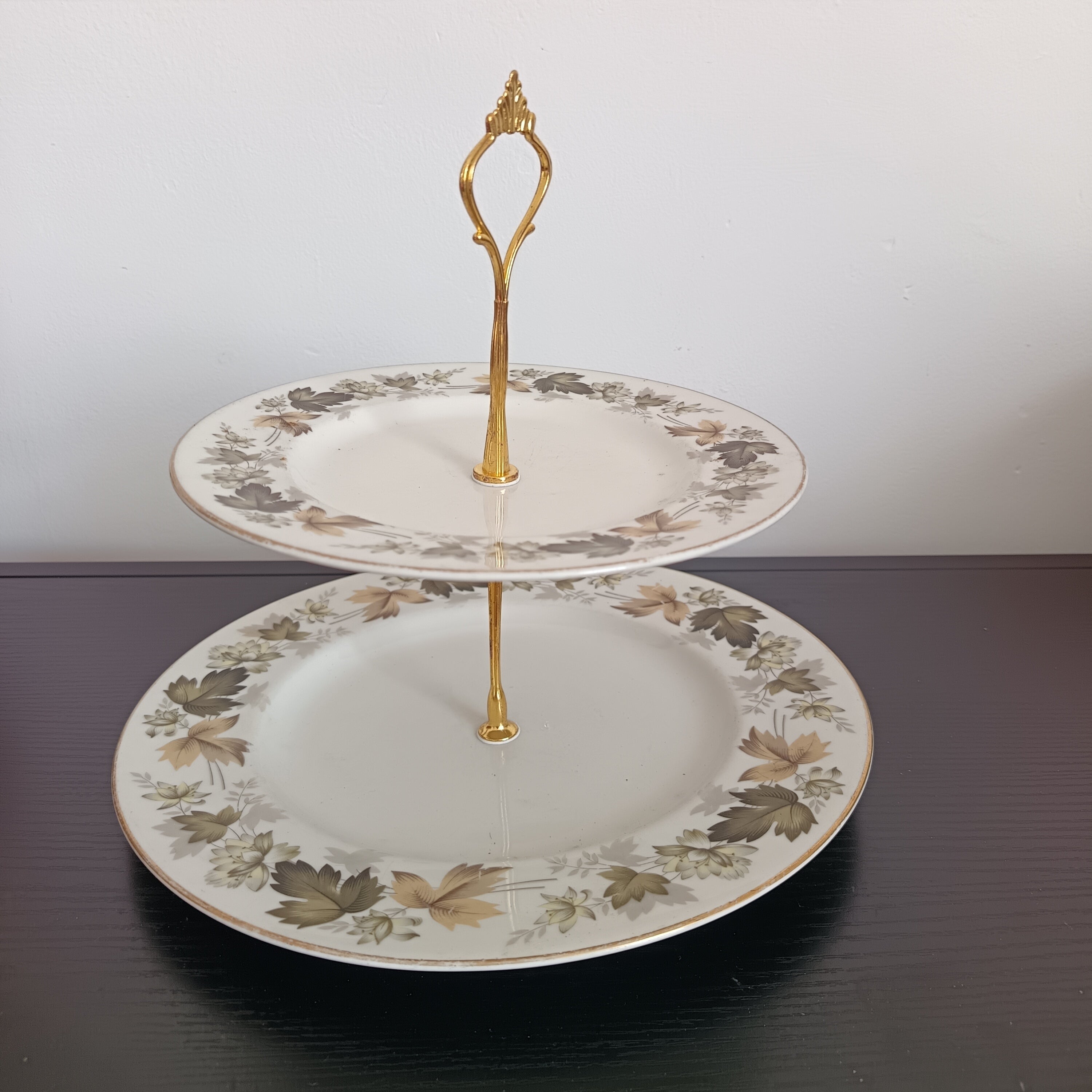 Vintage Royal Doulton "Larchmont" 2-tier cake stand