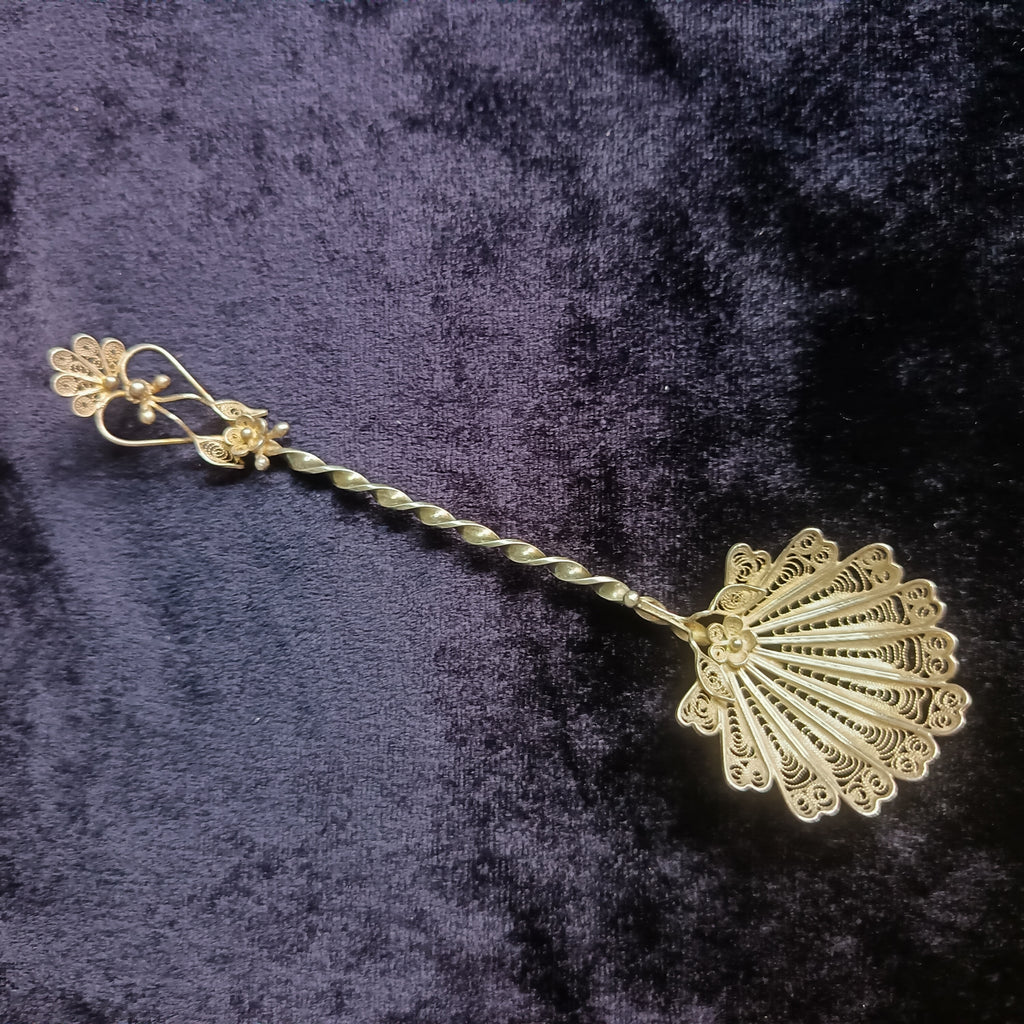 An Antique silver  filigree Italy Genoa sprinkler circa 1880–1920.
