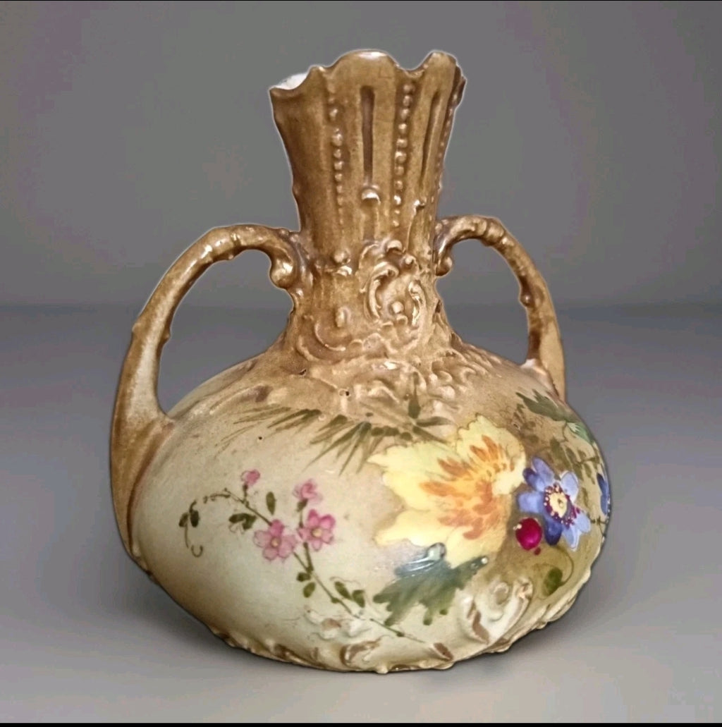 Ernst Wahliss porcelain Bohemian vase Austria, 1897.